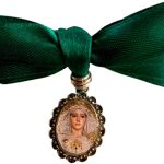 Lazo y medalla Virgen para cuna. Hermandad de la Vera Cruz y Caridad de Brenes