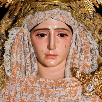 María Santísima de los Dolores en su Soledad ataviada para el Viernes Santo