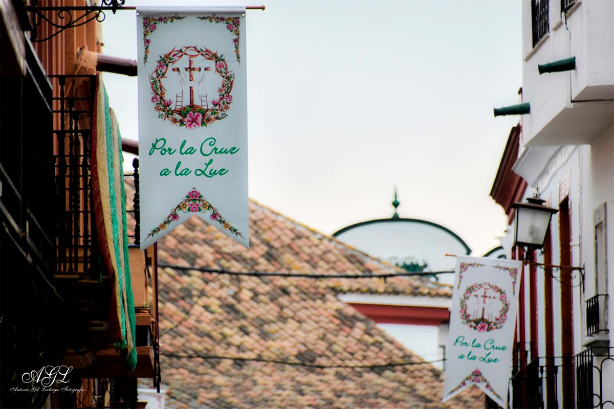 Entrada de nuestro Glorioso mes de mayo, mes de la Santa Cruz