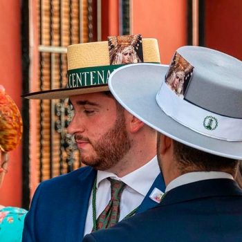 Sombreros de Ala Ancha para el día de la Santa Cruz