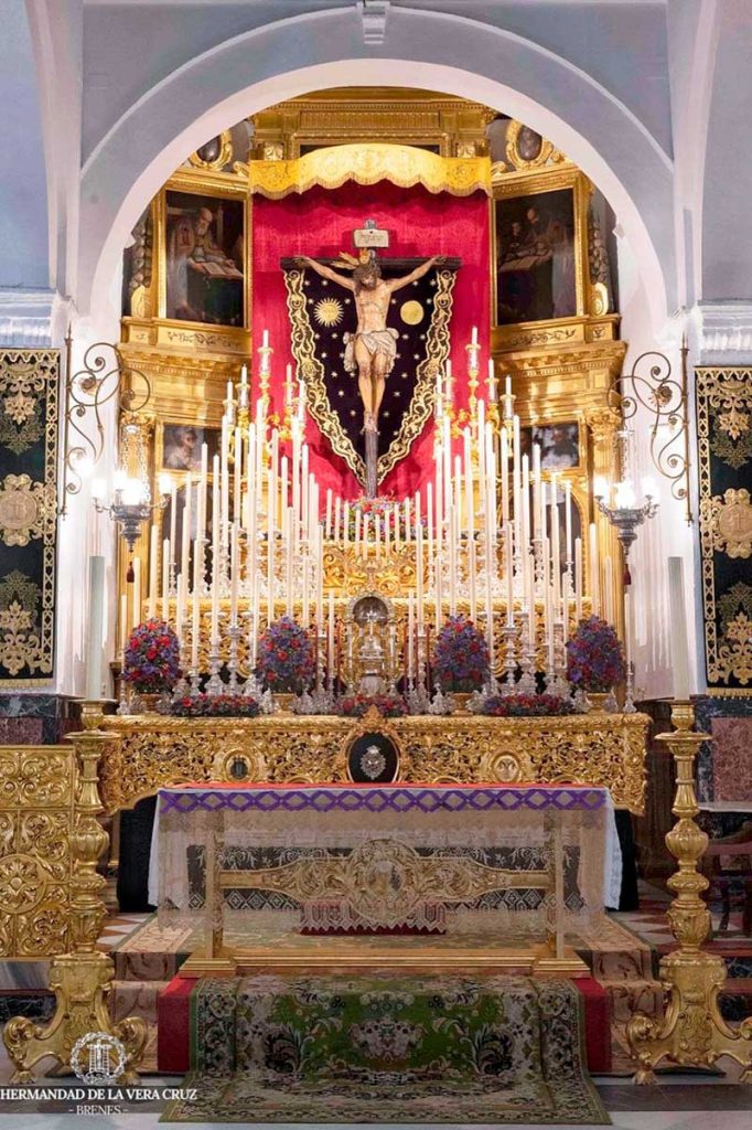 Cristo de la Vera Cruz de Brenes en Altar Mayor