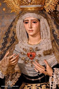 La Virgen de los Dolores Coronada vestida de luto para el día de los difuntos