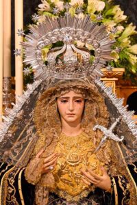 María Santísima de los Dolores en su Soledad Coronada ataviada para el besamanos extraordinario con motivo del Congreso de Hermandades y Piedad Popular