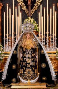 María Santísima de los Dolores en su Soledad Coronada ataviada para el besamanos extraordinario con motivo del Congreso de Hermandades y Piedad Popular
