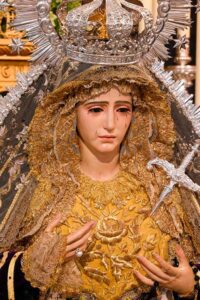 María Santísima de los Dolores en su Soledad Coronada ataviada para el besamanos extraordinario con motivo del Congreso de Hermandades y Piedad Popular