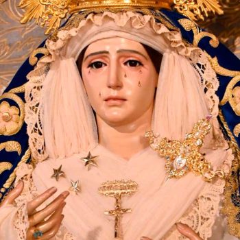 Cambio del Vestir de la Virgen con motivo de la festividad de la Inmaculada