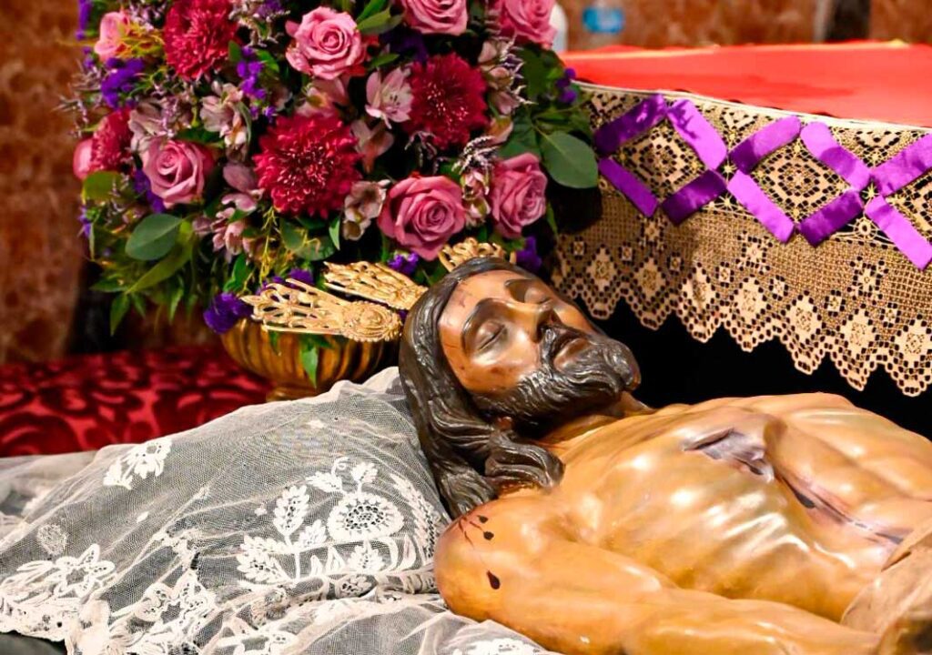 Cristo yacente para la Solemne misa de Difuntos 2025