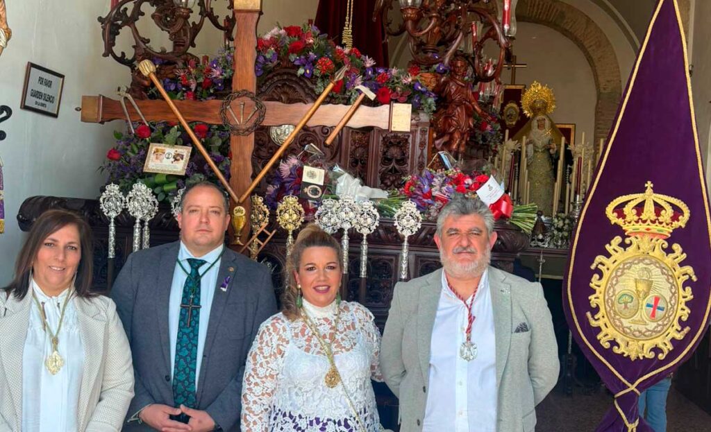 Desde la Hermandad de la Vera Cruz os deseamos una muy feliz y bendita Estación de Penitencia en esta noche de Miércoles Santo.