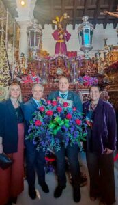 nuestra Hermandad de la Veracruz ha tenido el honor de realizar la ofrenda floral a nuestra querida hermandad del Gran Poder de Brenes.