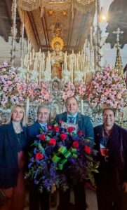 nuestra Hermandad de la Veracruz ha tenido el honor de realizar la ofrenda floral a nuestra querida hermandad del Gran Poder de Brenes.